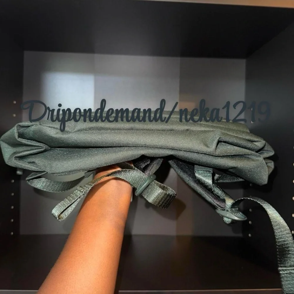 Lululemon Everywhere Backpack 22L Tech Canvas- Rainforest Green/Ocean Air